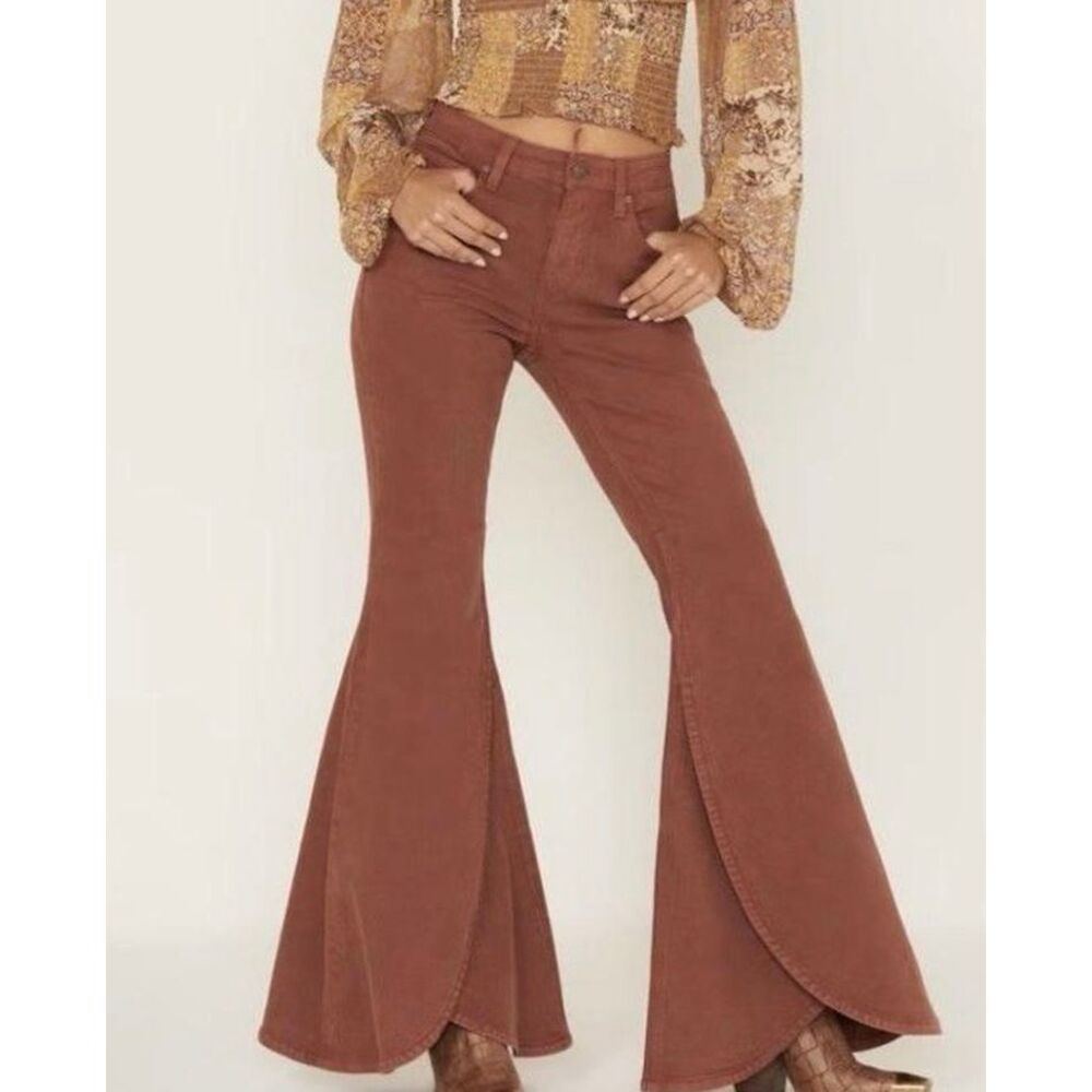 Shyanne size 29 High Rise Tulip Hem WideFlare Jeans brown bell bottoms Y2K